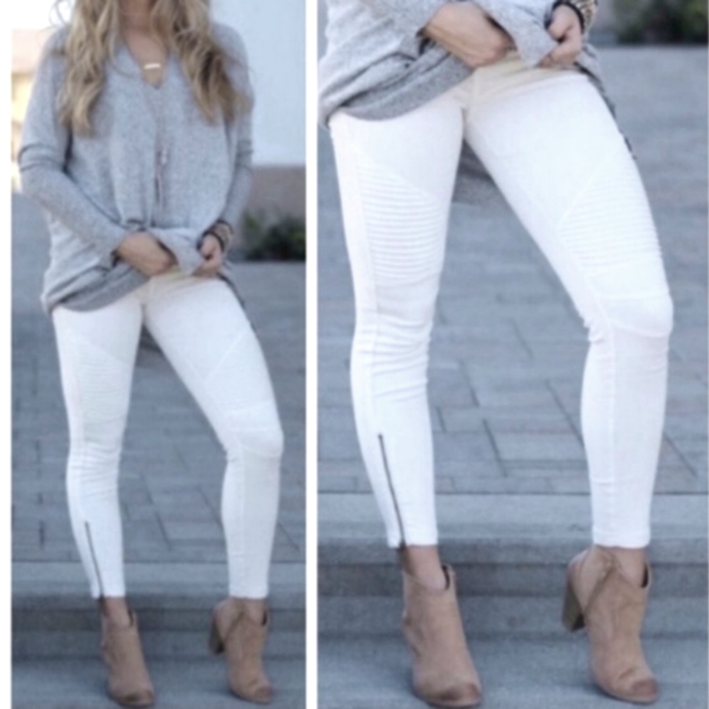 NWT Plus Size White Motto Leggings